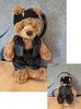 lustiger brauner Spiel-Teddy 30 cm bekleidet Rocker
